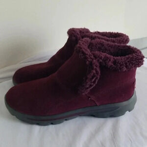 Sketchers on the go leather upper faux fur lining women's 8